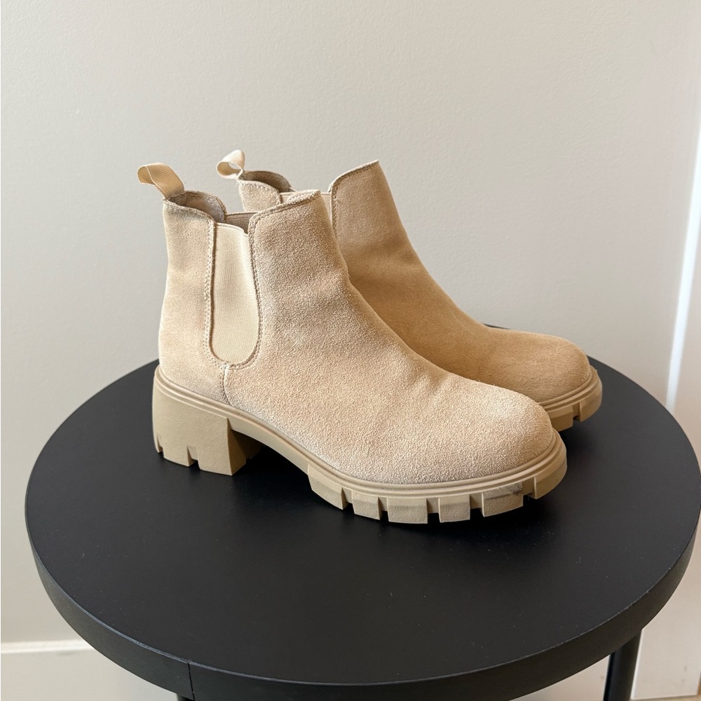 Steve Madden Tan Suede Chelsea Howler Boots